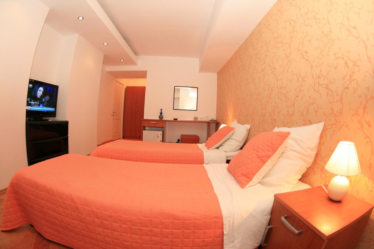 Pensiunea Studio Bacău Quarto foto